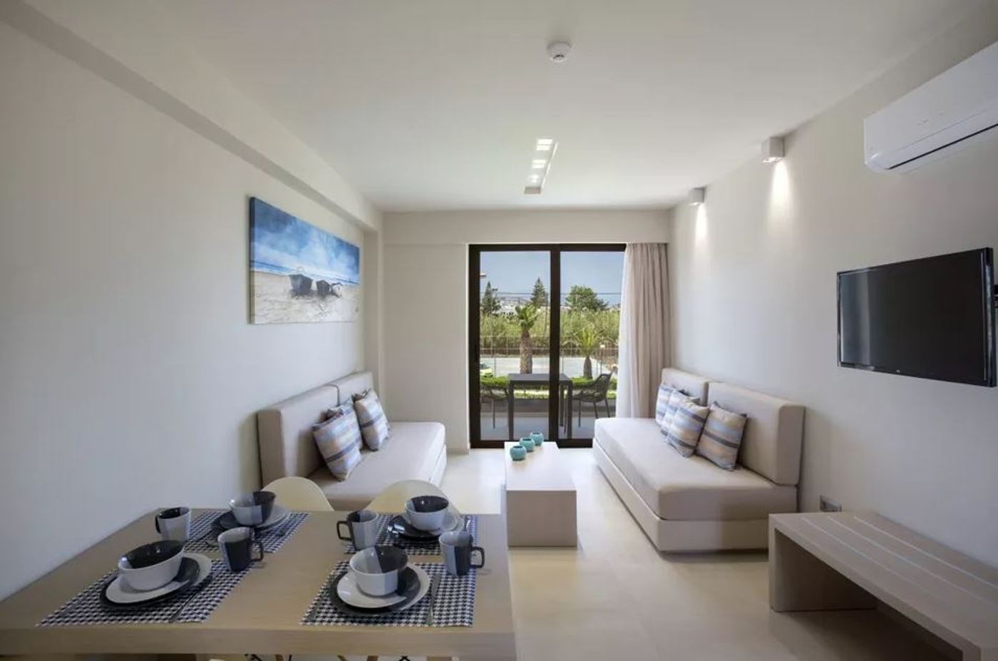 Marinos Beach Apartments