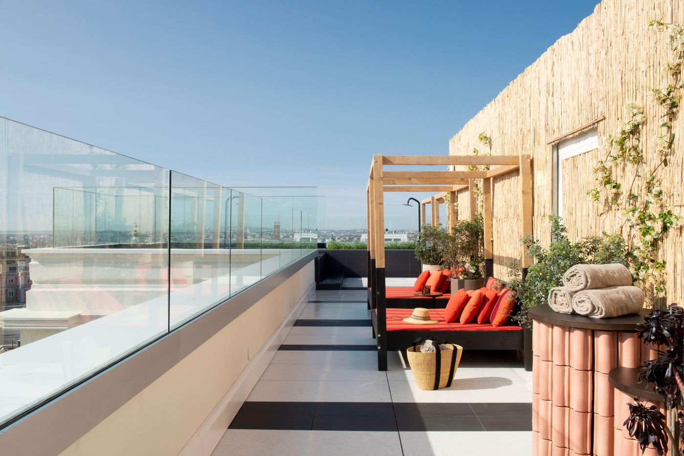 Hotel-Montera-Madrid--Curio-Collection-by-Hilton-Pool-3