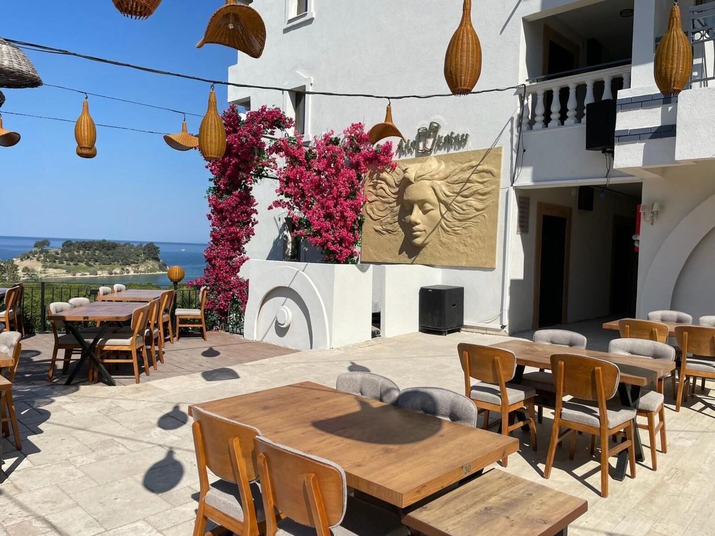 Carina-Hotel-Restaurant-12