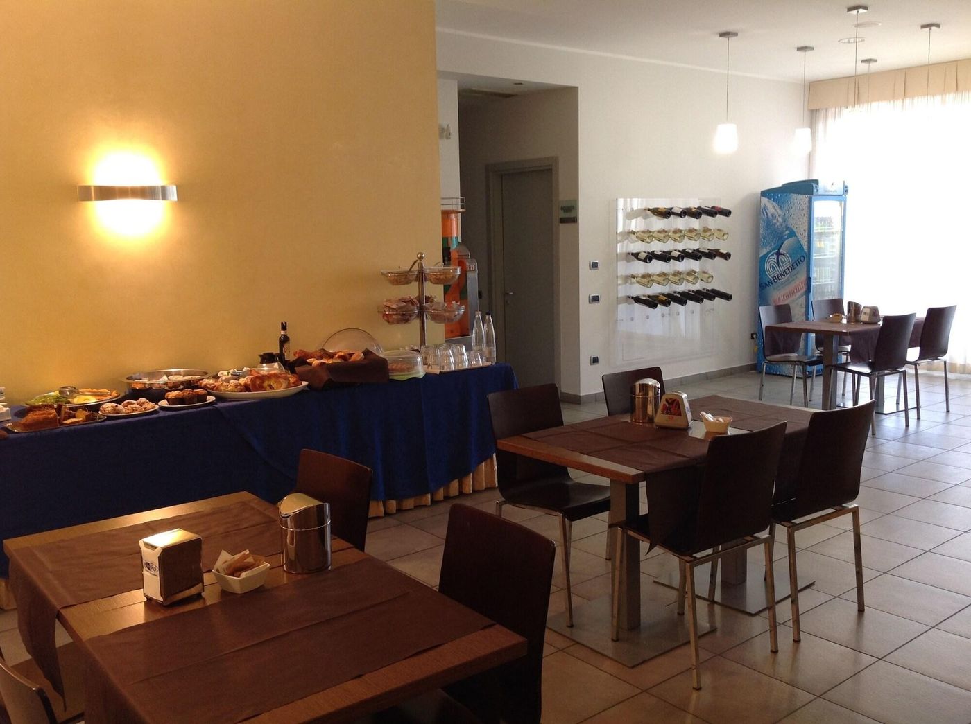 Hotel-Bed---Business-Restaurant-16