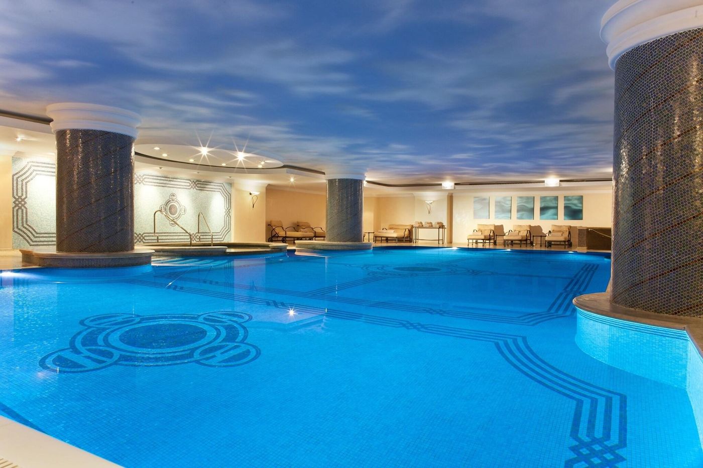 The-Ritz-Carlton-Istanbul-Pool-73