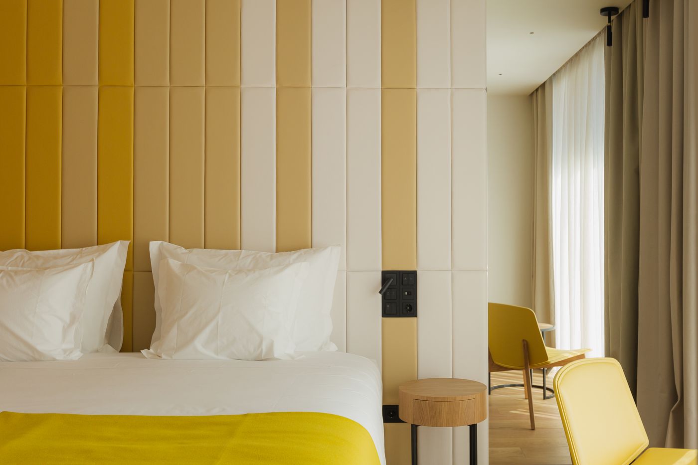 Lumen-Hotel-and-The-Lisbon-Light-Show-Room-17