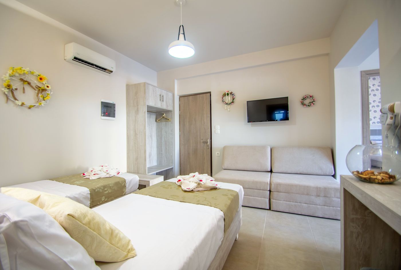 Paradise-Apartments-And-Studios-Room-40