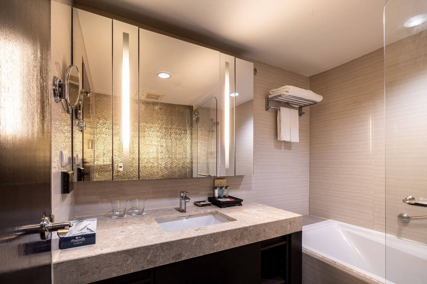 Rembrandt-Residences-Bangkok-Room-44