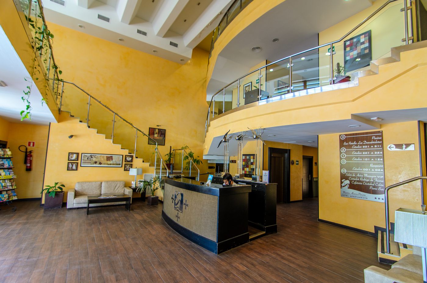 Martin-Alonso-Pinzon-Lobby-29