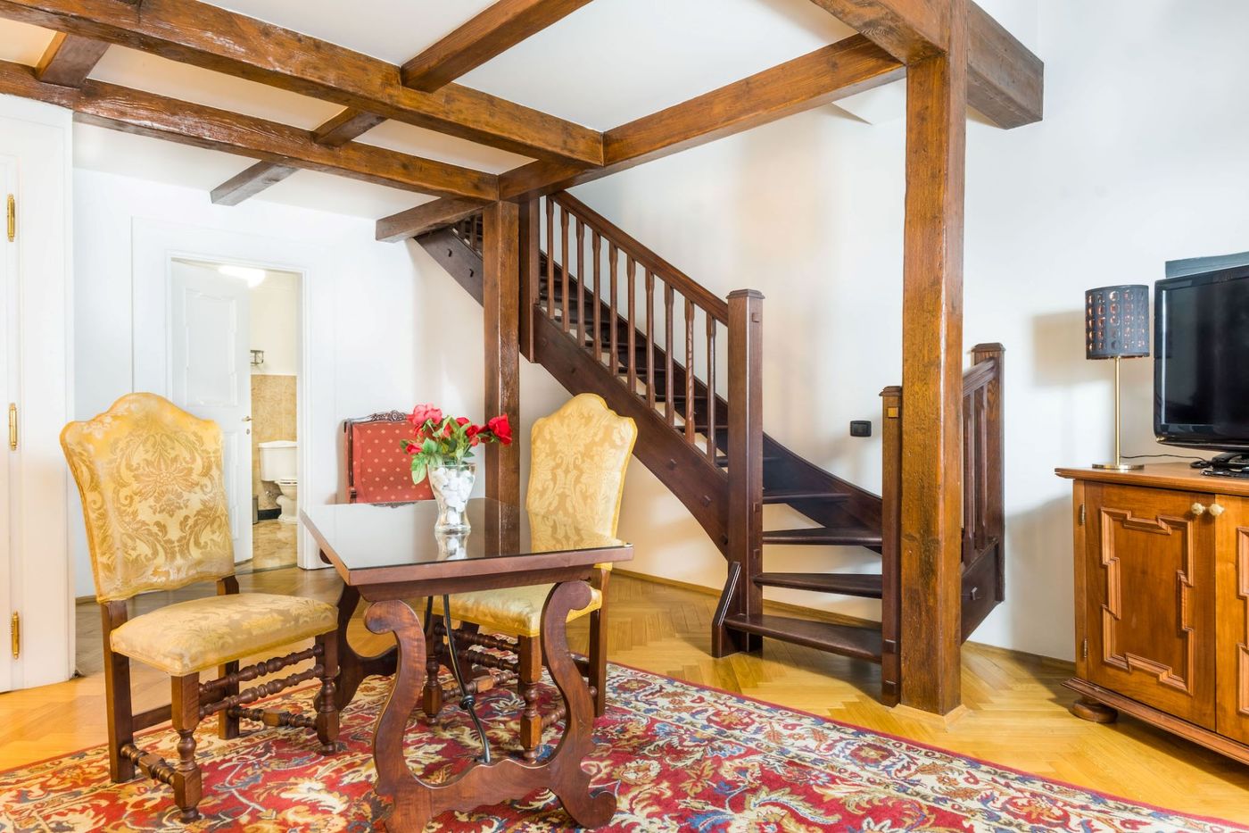 Charles-Bridge-Palace-Room-31