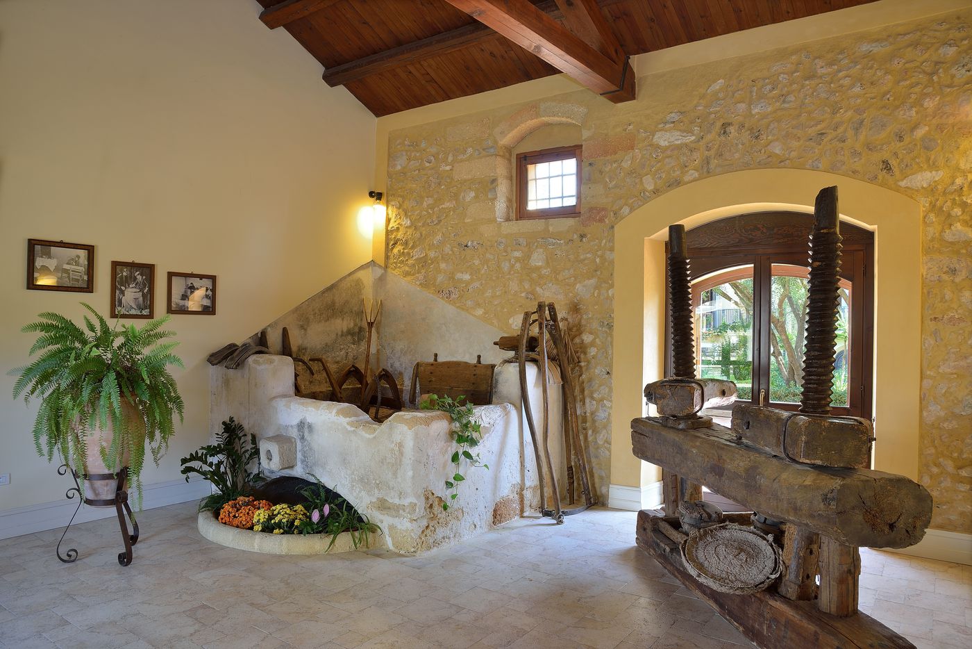 Baglio-Oneto-dei-Principi-di-San-Lorenzo-Lobby-64