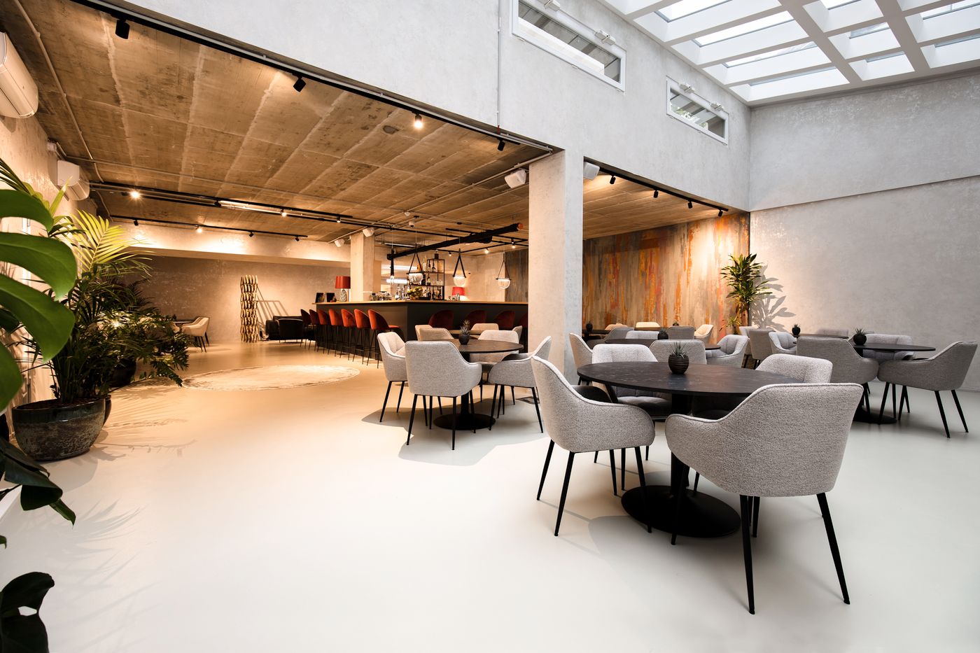 The-Amberlyn-Suite-Hotel-Restaurant-13