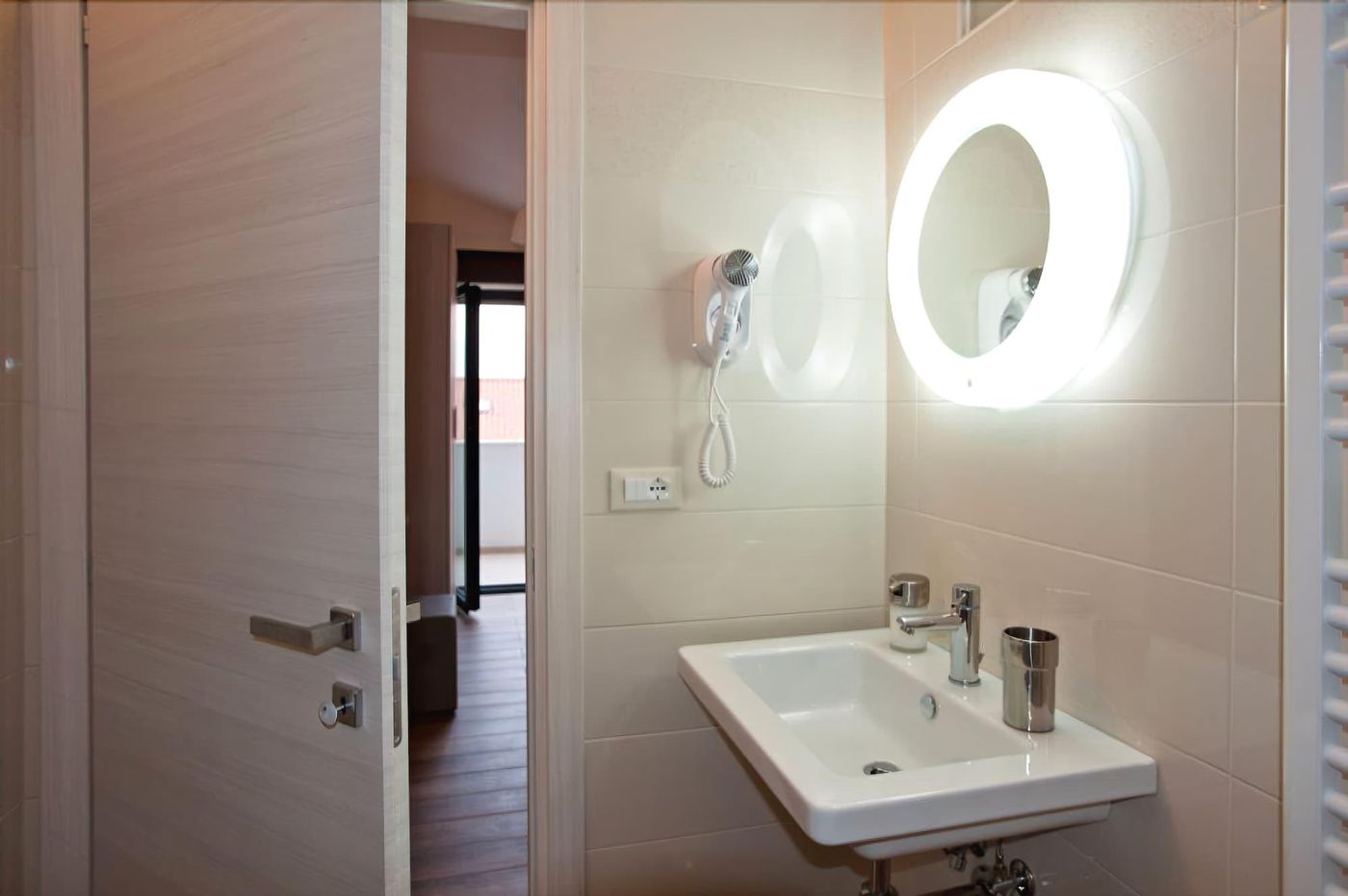 B-B-Raffaello-a-Mare-Room-9