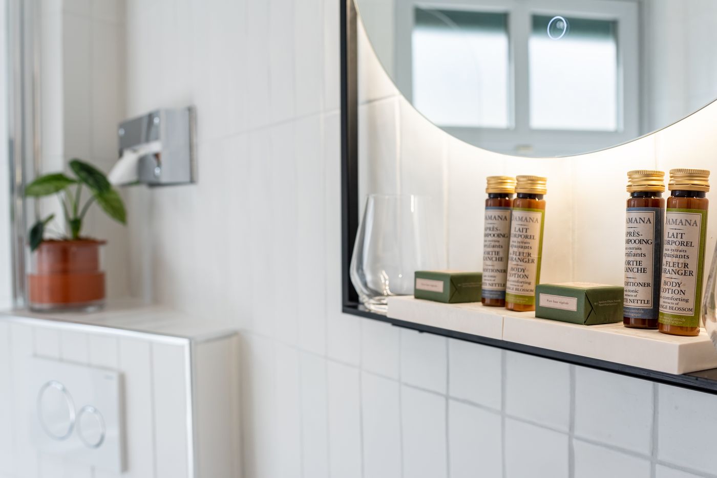 Queens-Hotel-Room-22