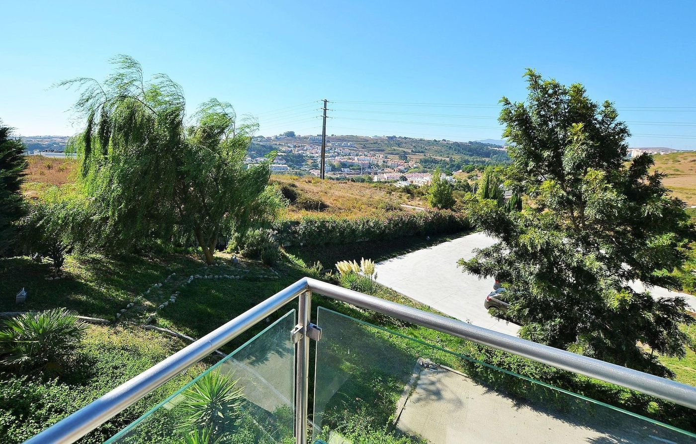 HILLTOP-OASIS---Lisbon-Lux-Oeiras-Resorts-Room-1