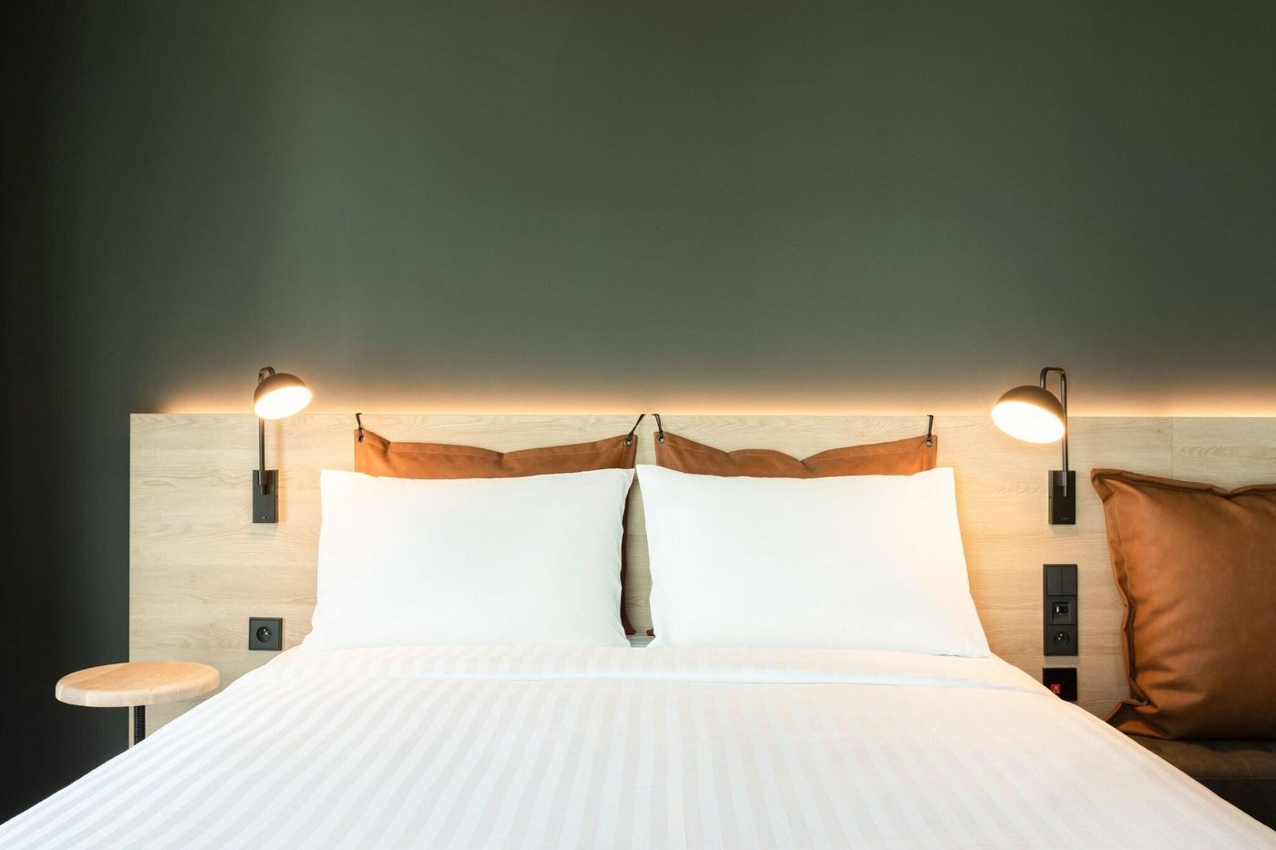 Moxy-Paris-Val-D-Europe-Room-31