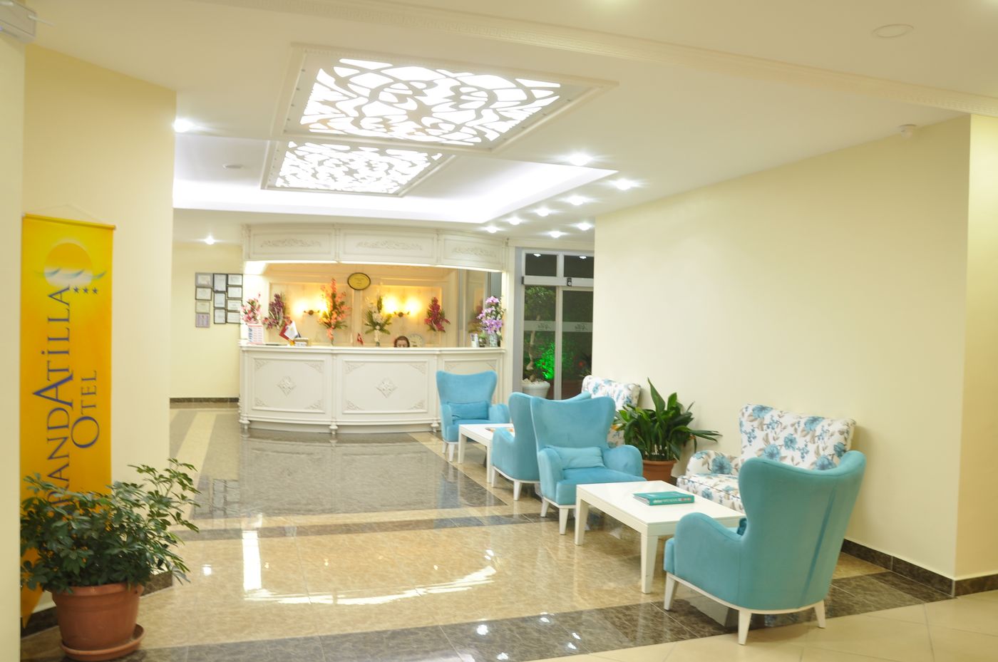 Grand-Atilla-Hotel-Lobby-35