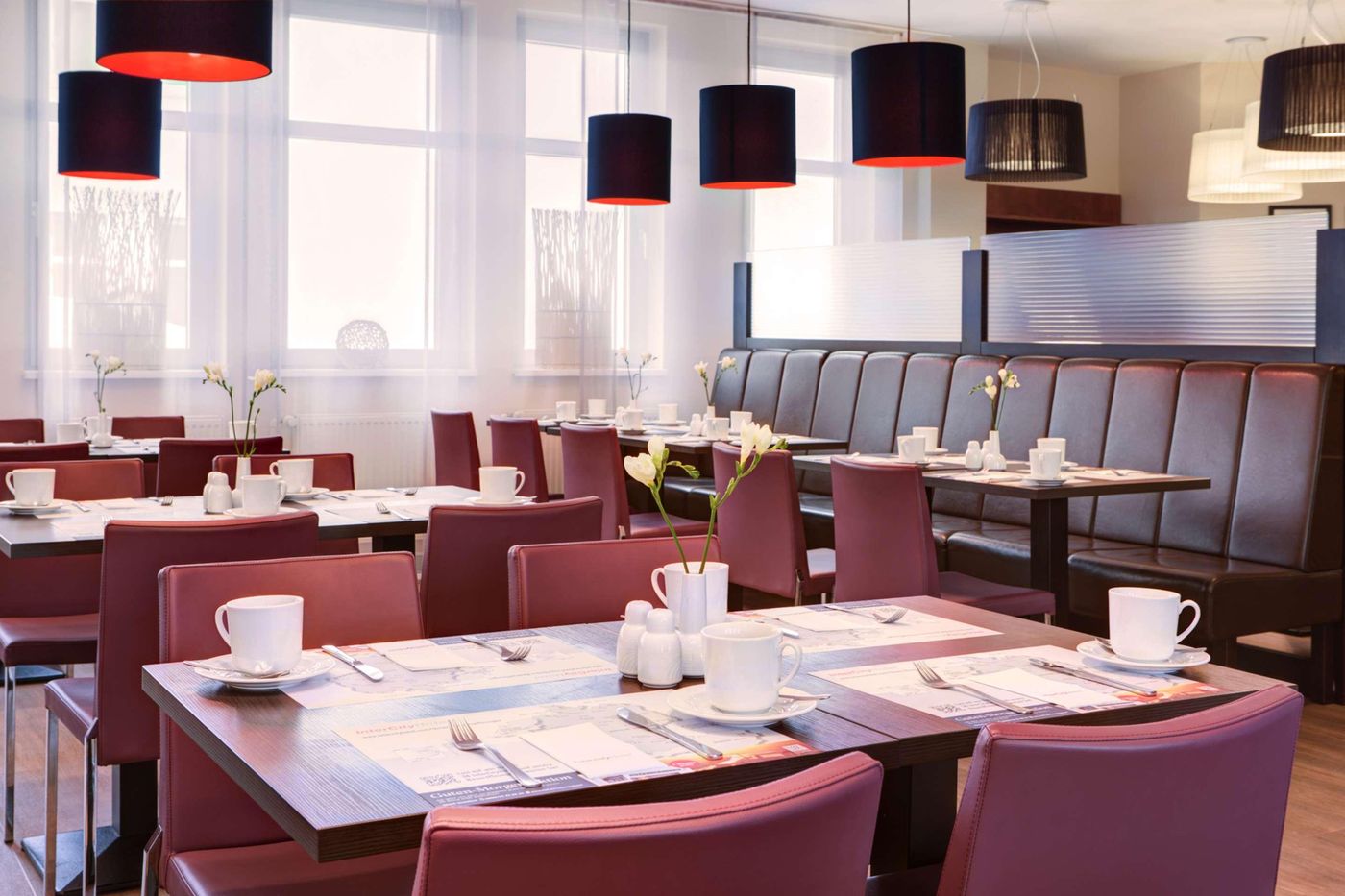 IntercityHotel-Berlin-Ostbahnhof-Restaurant-15