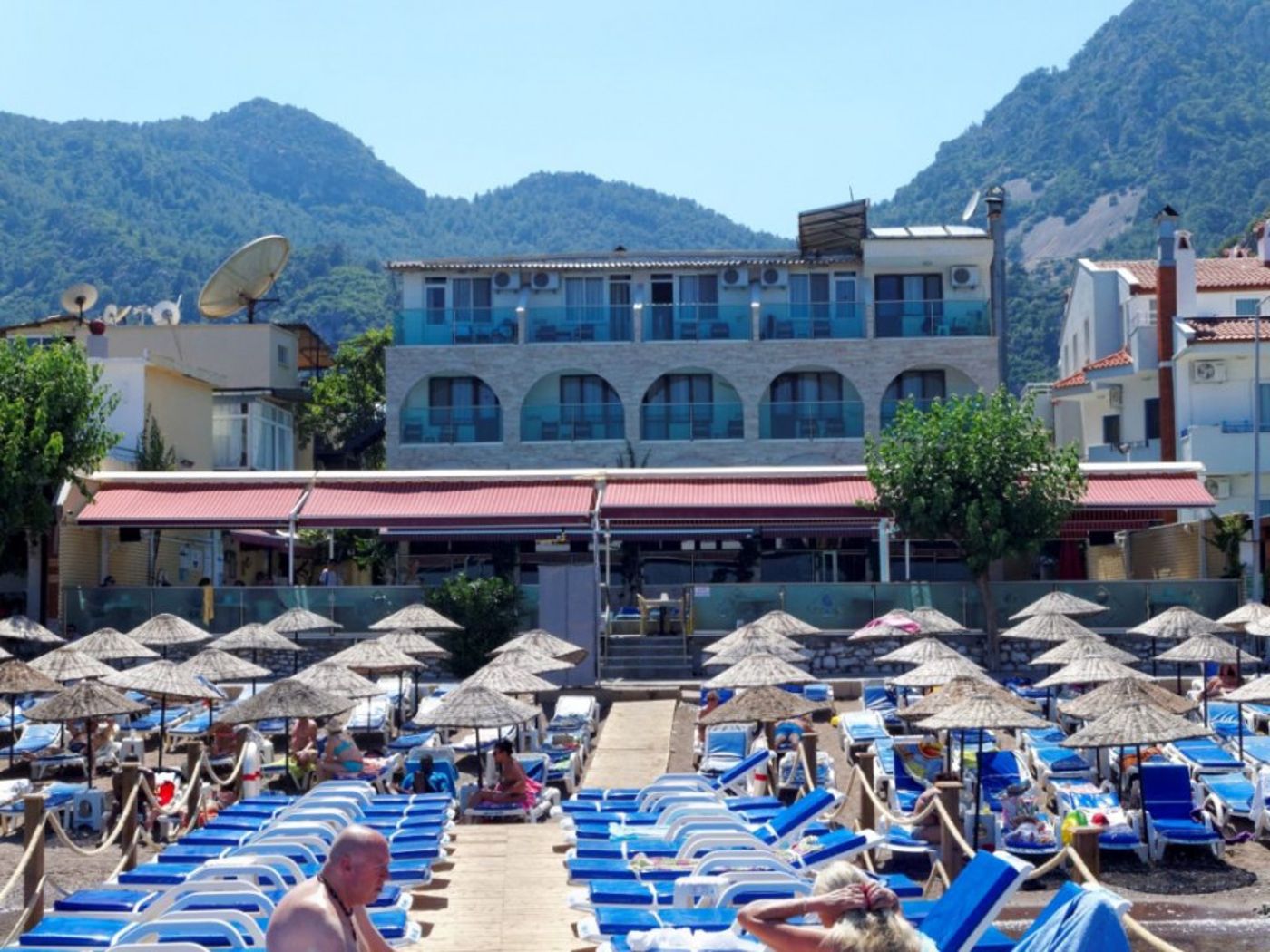 Oz-Can-Hotel---Family-Suites-Beach-8