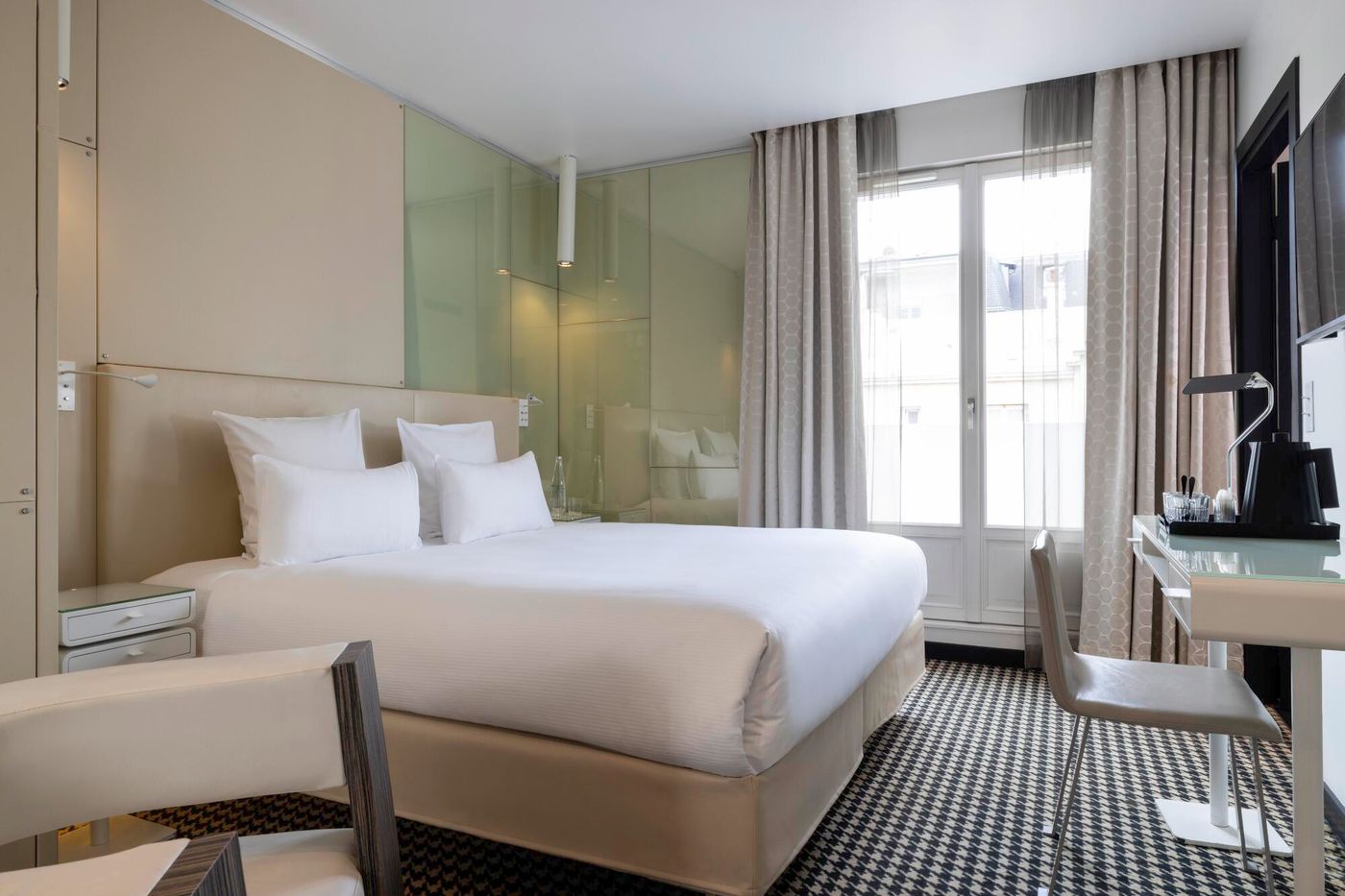 Felicien-Room-8