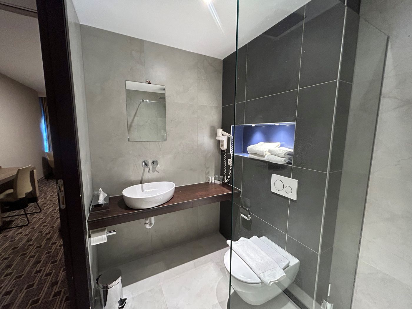 XO-HOTELS-Blue-Square-Room-32