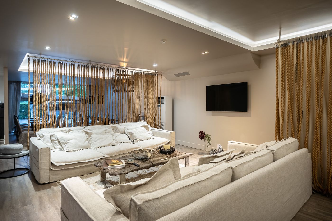 Mikelina-Boutique-Hotel-Lobby-2