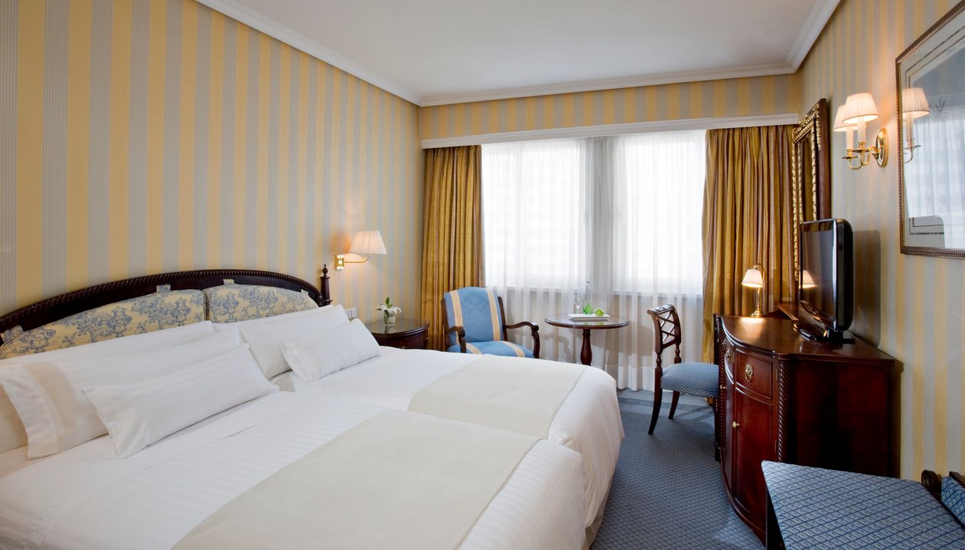 Melia-Castilla-Room-30