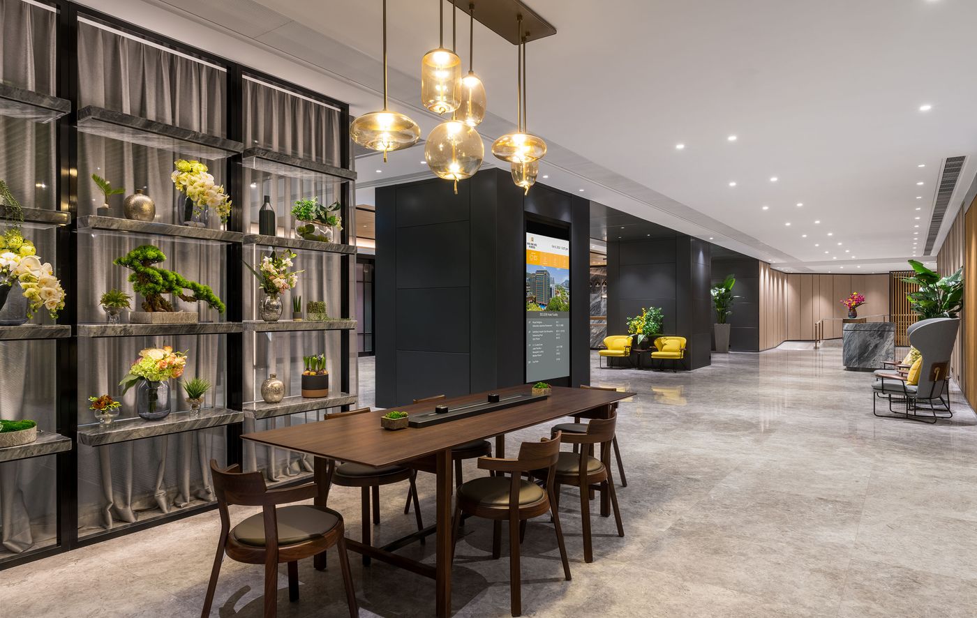 Royal-Park-Hotel-Lobby-6