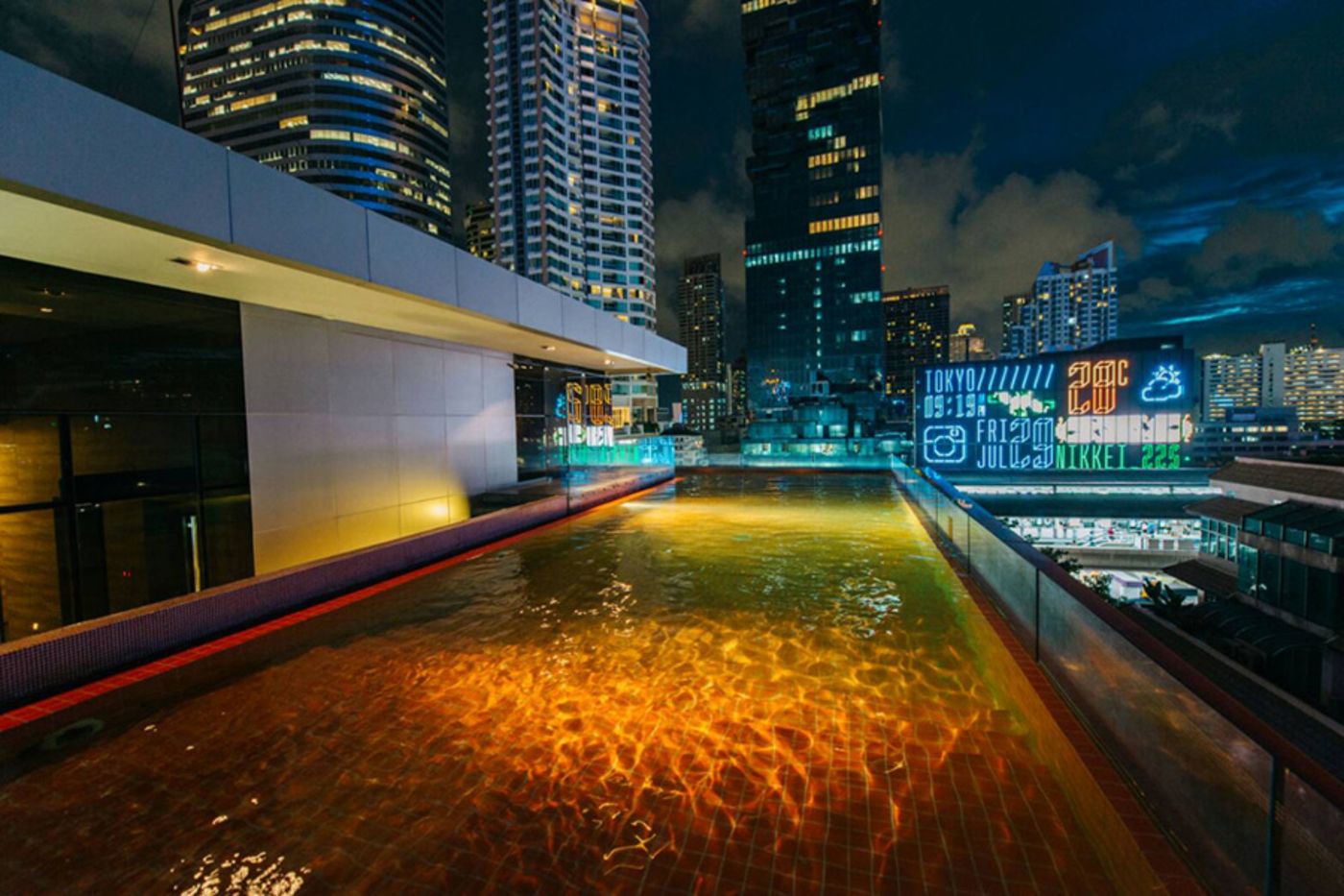 Heritage-Bangkok-Pool-22