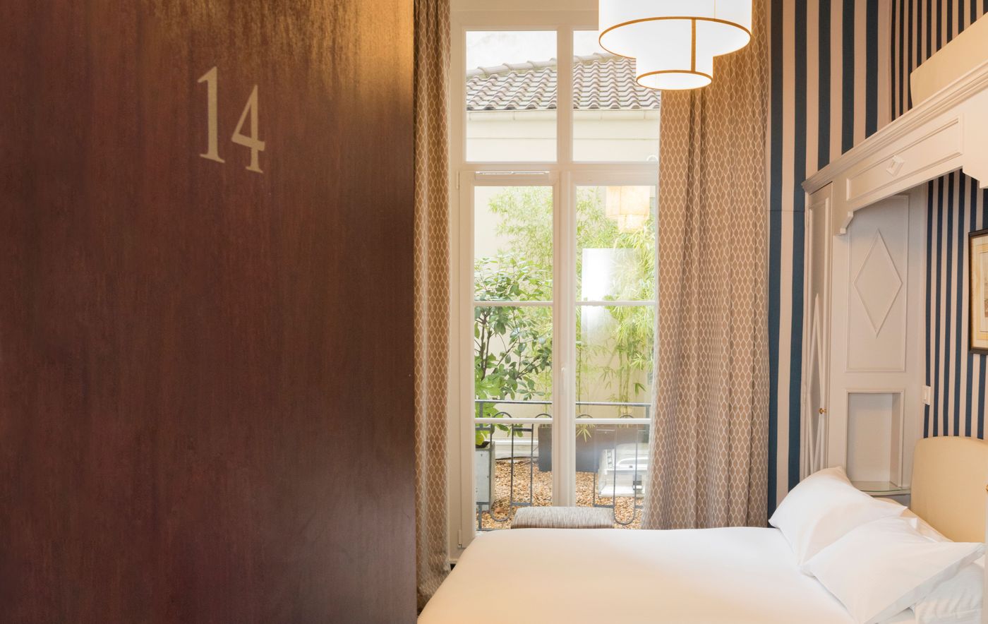 Saint-Germain---Paris-Room-39