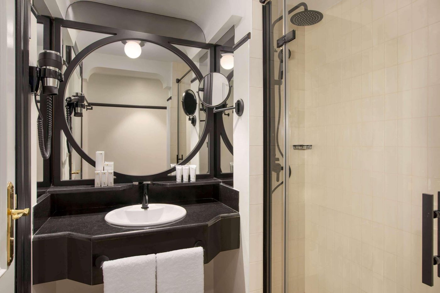 Hotel-Avenue-Louise-Brussels-Trademark-Collection-Room-28