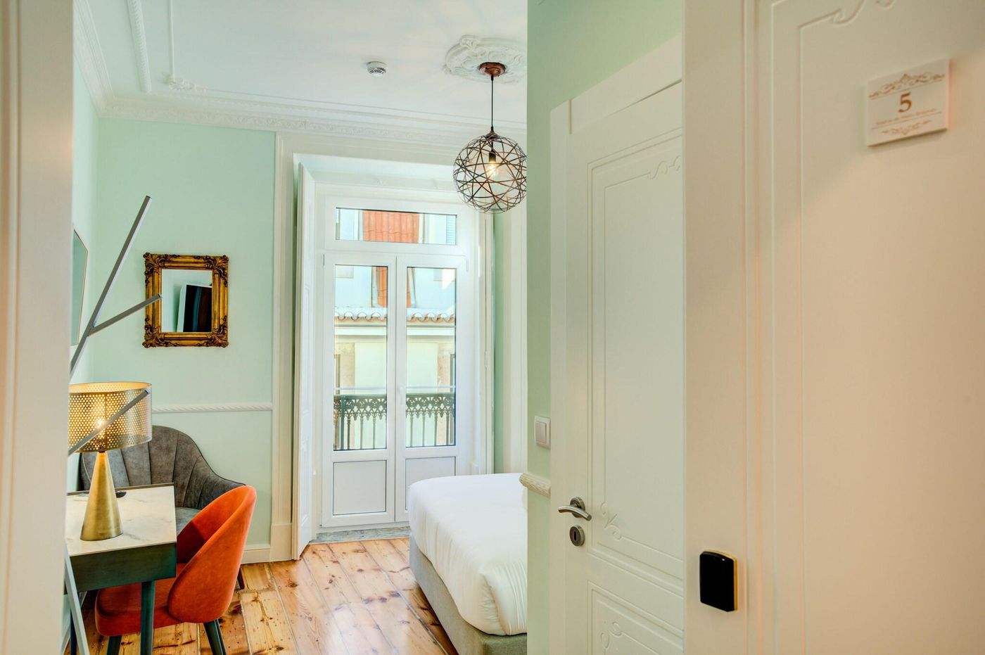 Solar-Dos-Poetas-Room-59