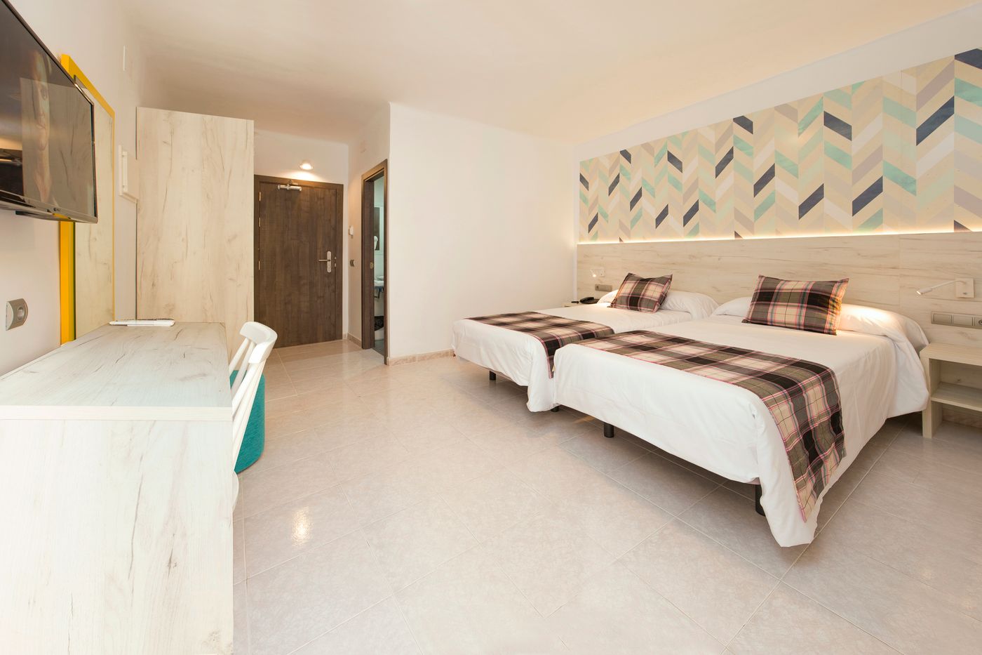 Playasol-Lei-Ibiza-Room-15