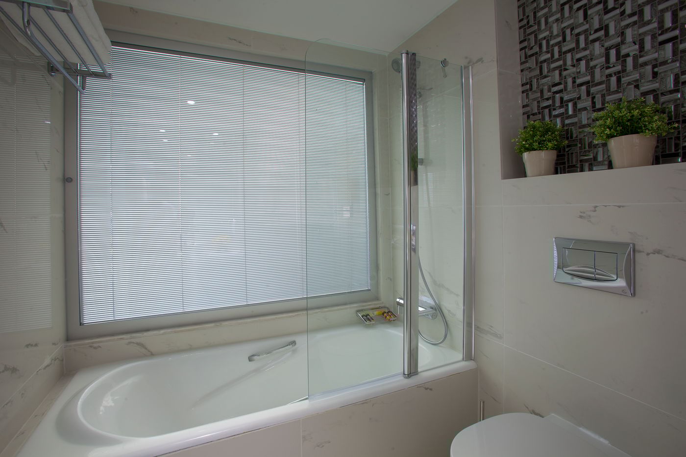 King-Evelthon-Beach-Hotel-and-Resort-Room-53