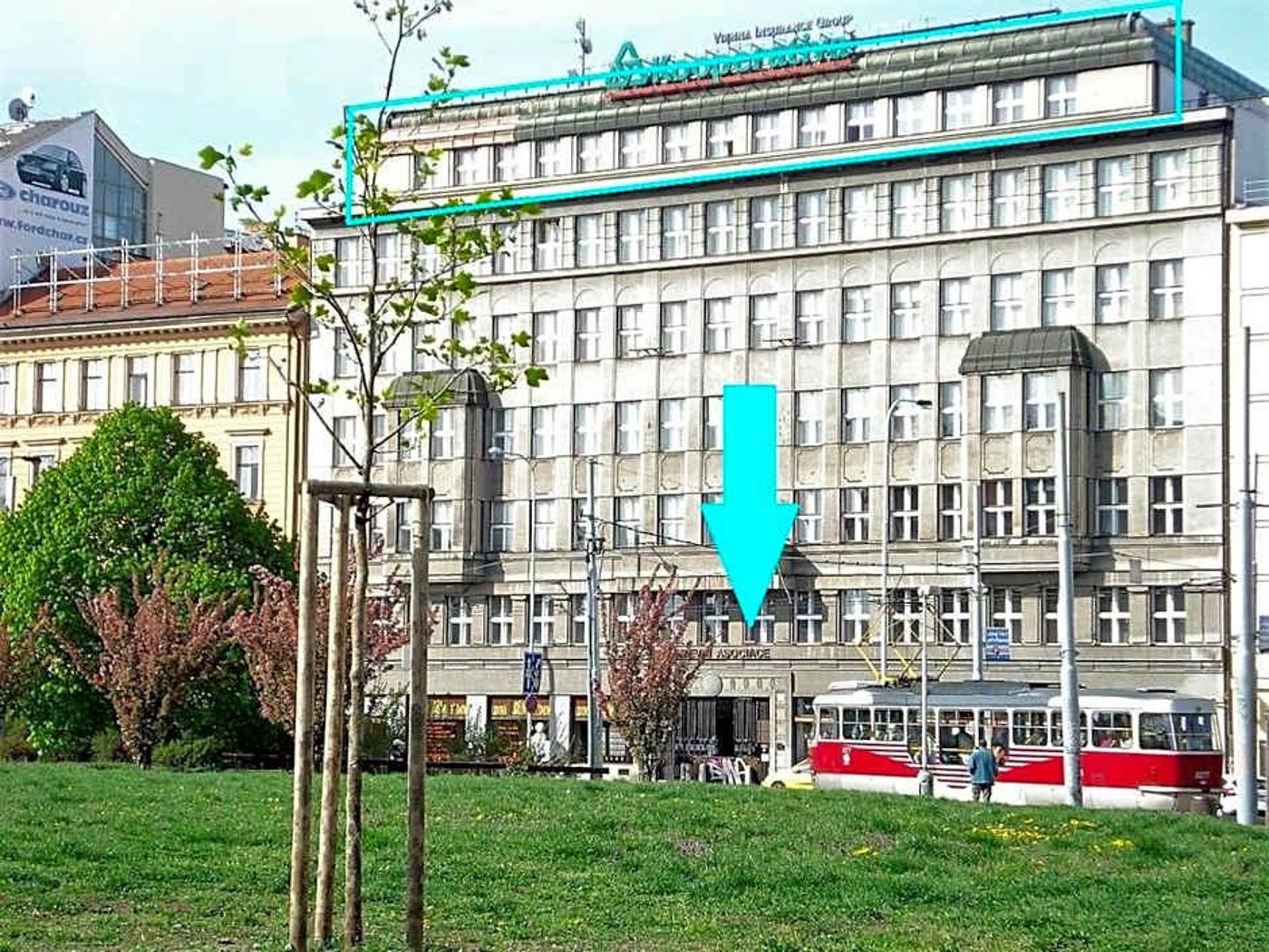 Rooftop-Planet-Prague-Hotel-Lobby-24