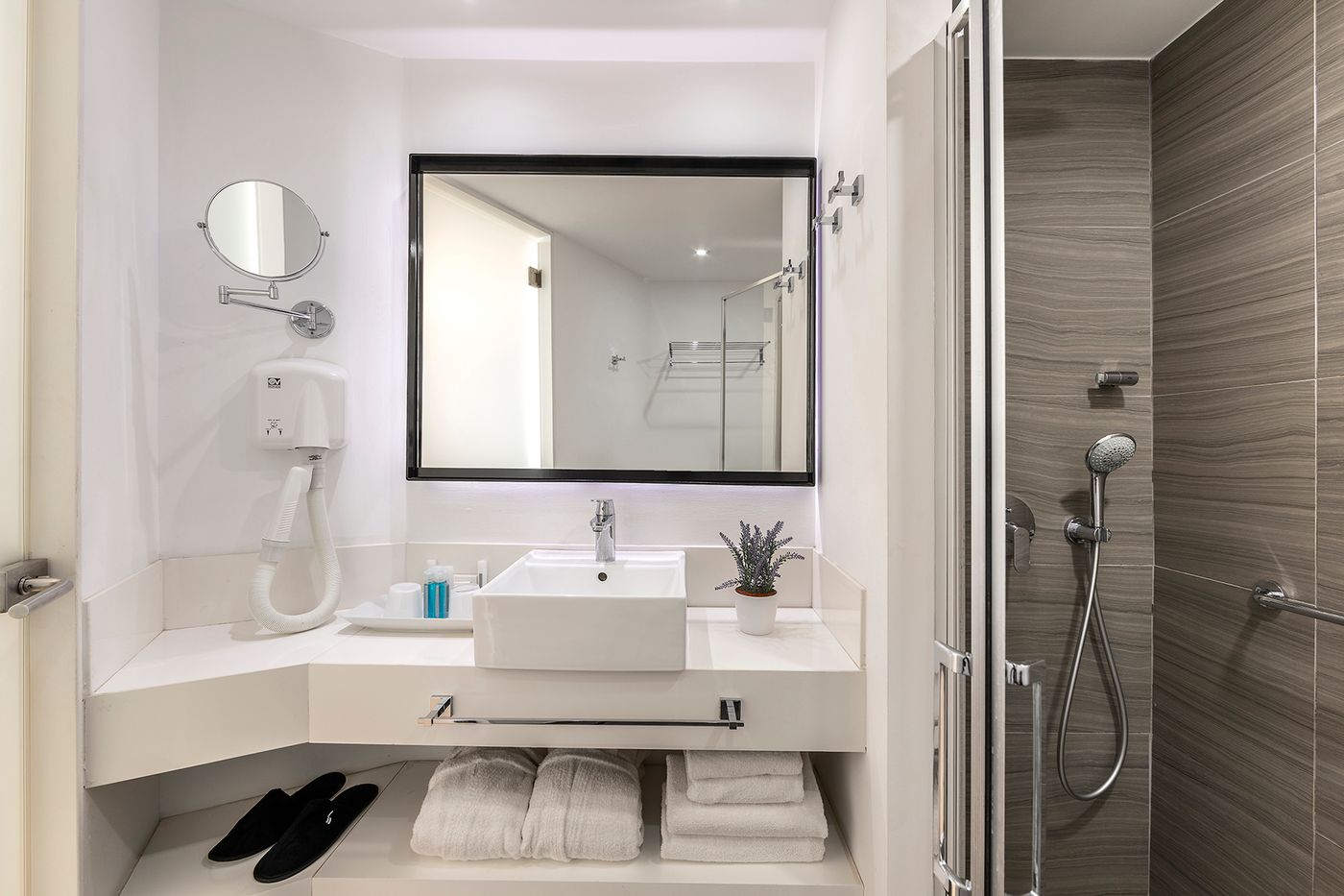 Crystal-Springs-Beach-Hotel-Room-31