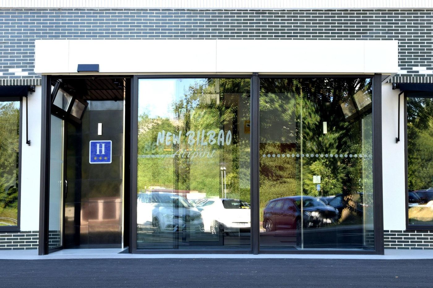 Hotel New Bilbao Airport-Spain-DERIO-General view-3