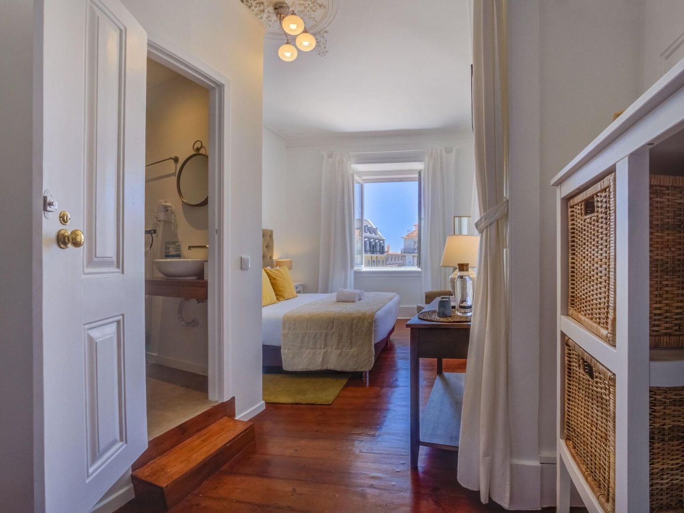 Solar-Dos-Poetas-Room-41