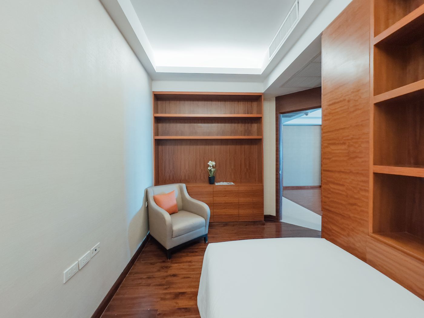 Column-Bangkok-Room-56