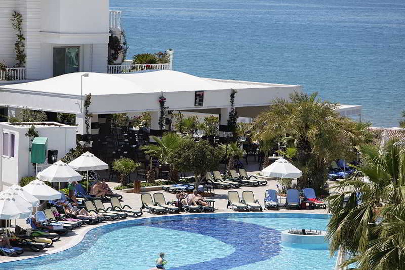 Alba-Queen-Hotel-Pool-11