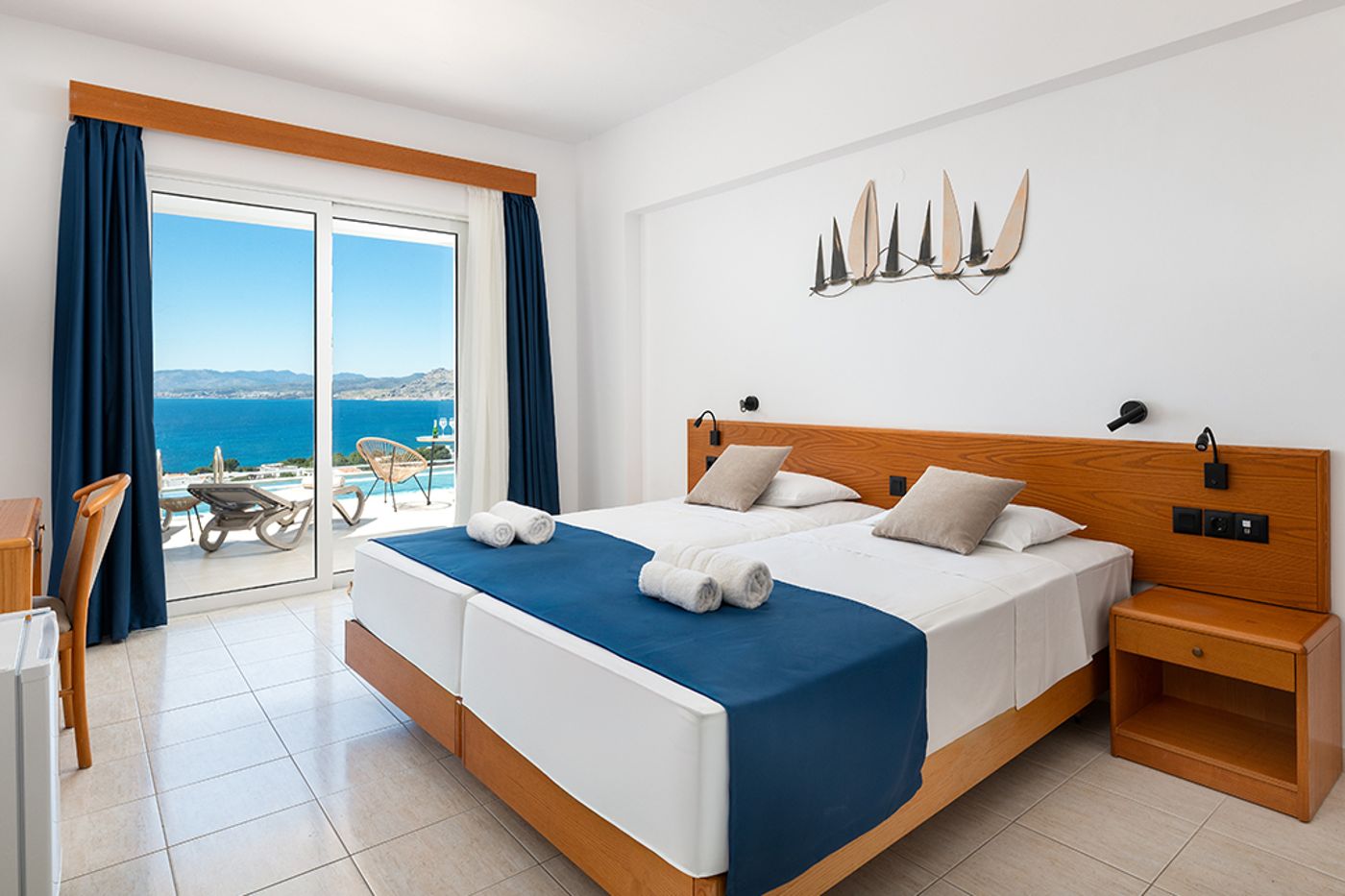 Ziakis-Hotel-Room-10