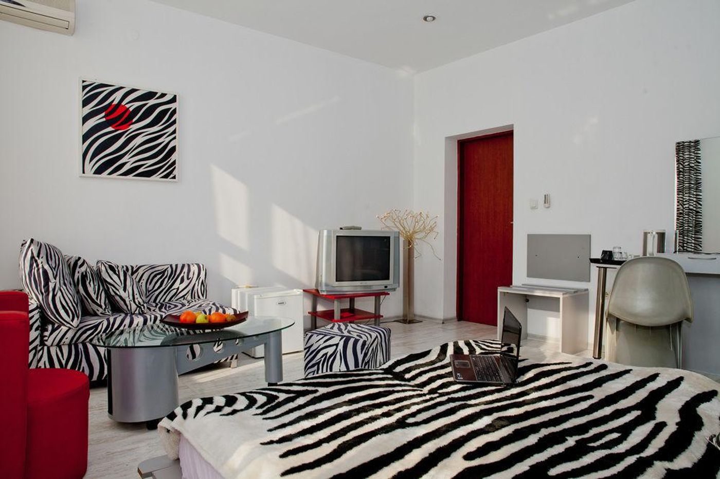 Scottys Boutique Hotel-Bulgaria-SOFIA-General view-5