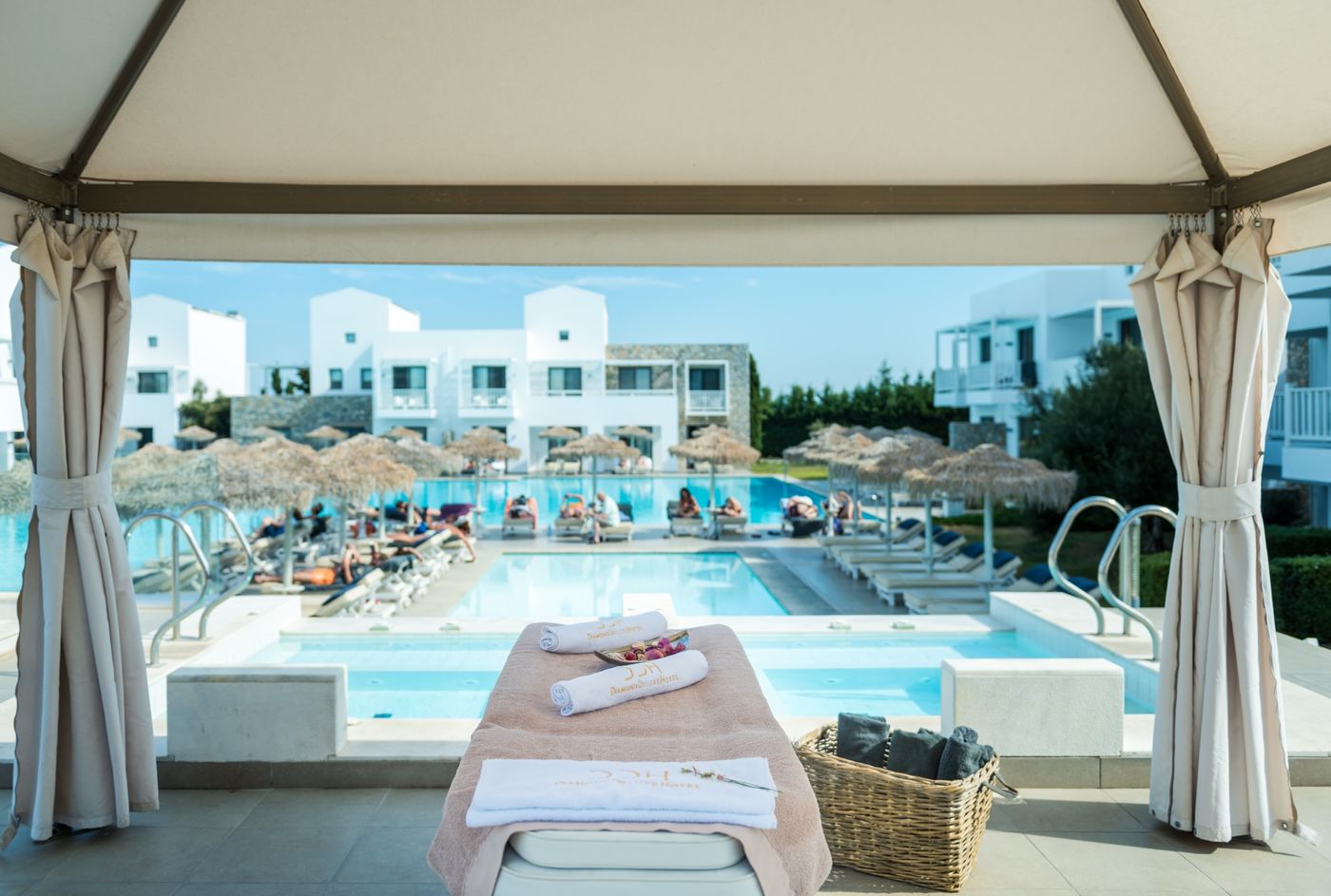 Diamond-Deluxe-Sports-and-Entertainment-7