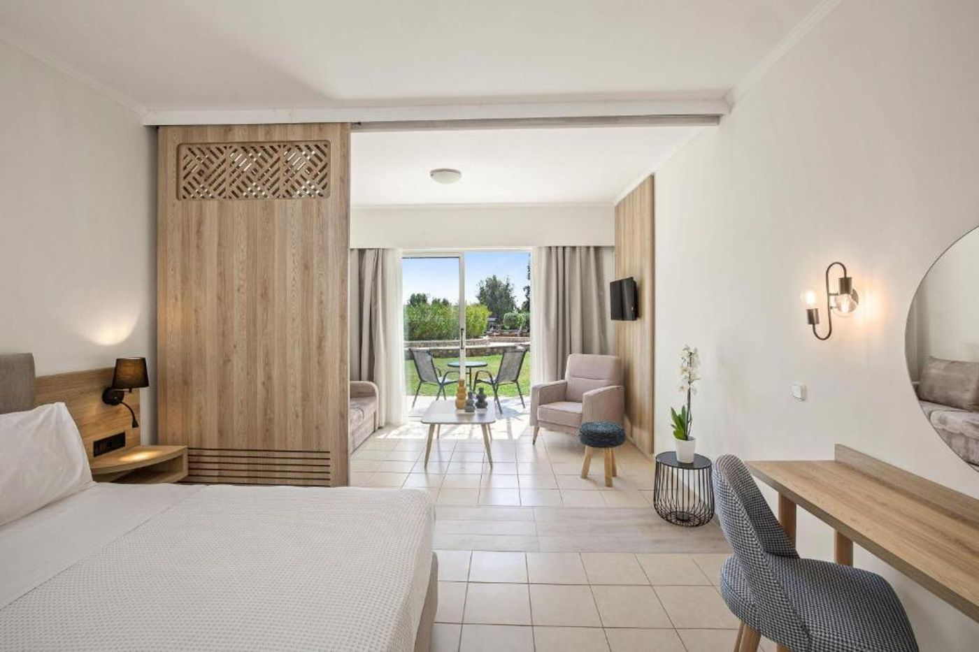 Kiotari Miraluna Beach Resort