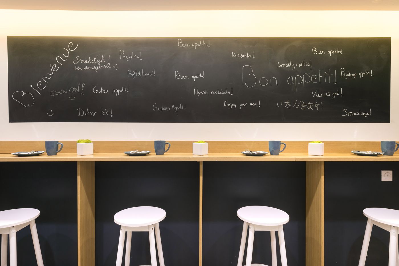 Hotel-Magenta-38-by-HappyCulture-Restaurant-13