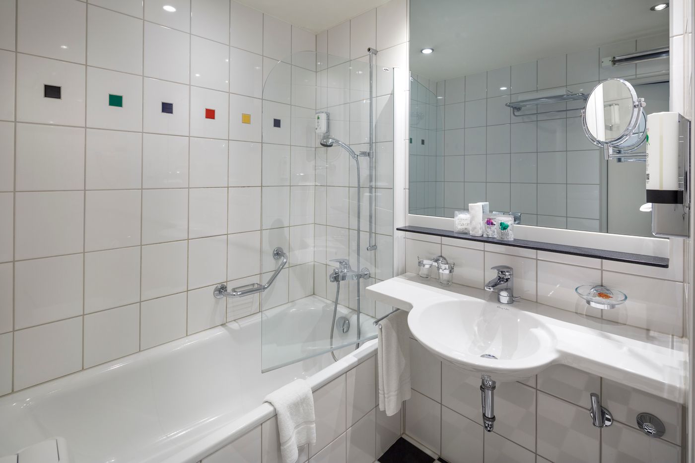 Metropol Hotel-Switzerland-BASEL-Room-9