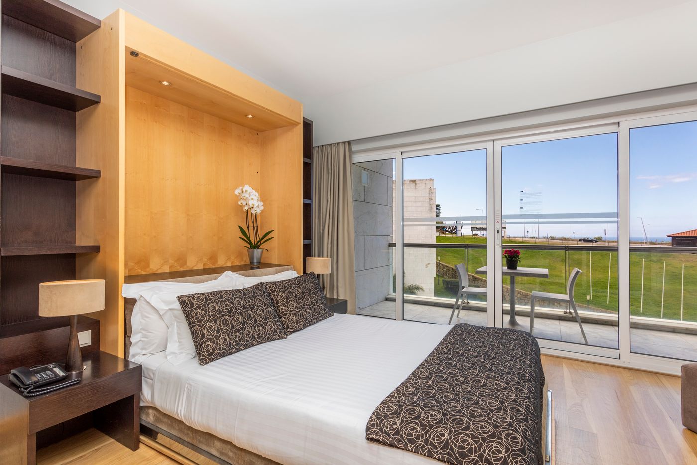 Crowne-Plaza-Caparica-Lisbon-Room-5