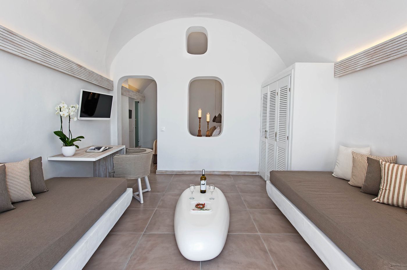Athina-Repose-Suites-Room-39