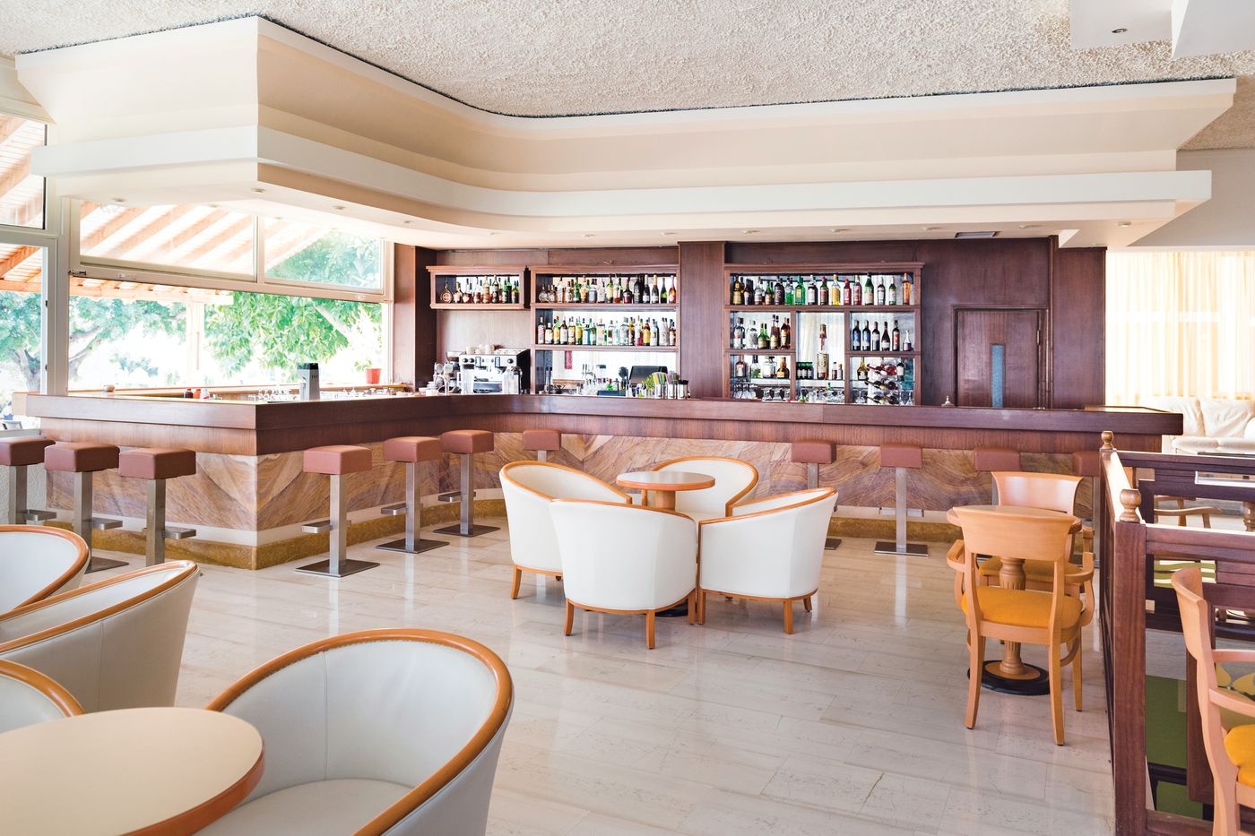 Atlantis-Hotel-Bar-60