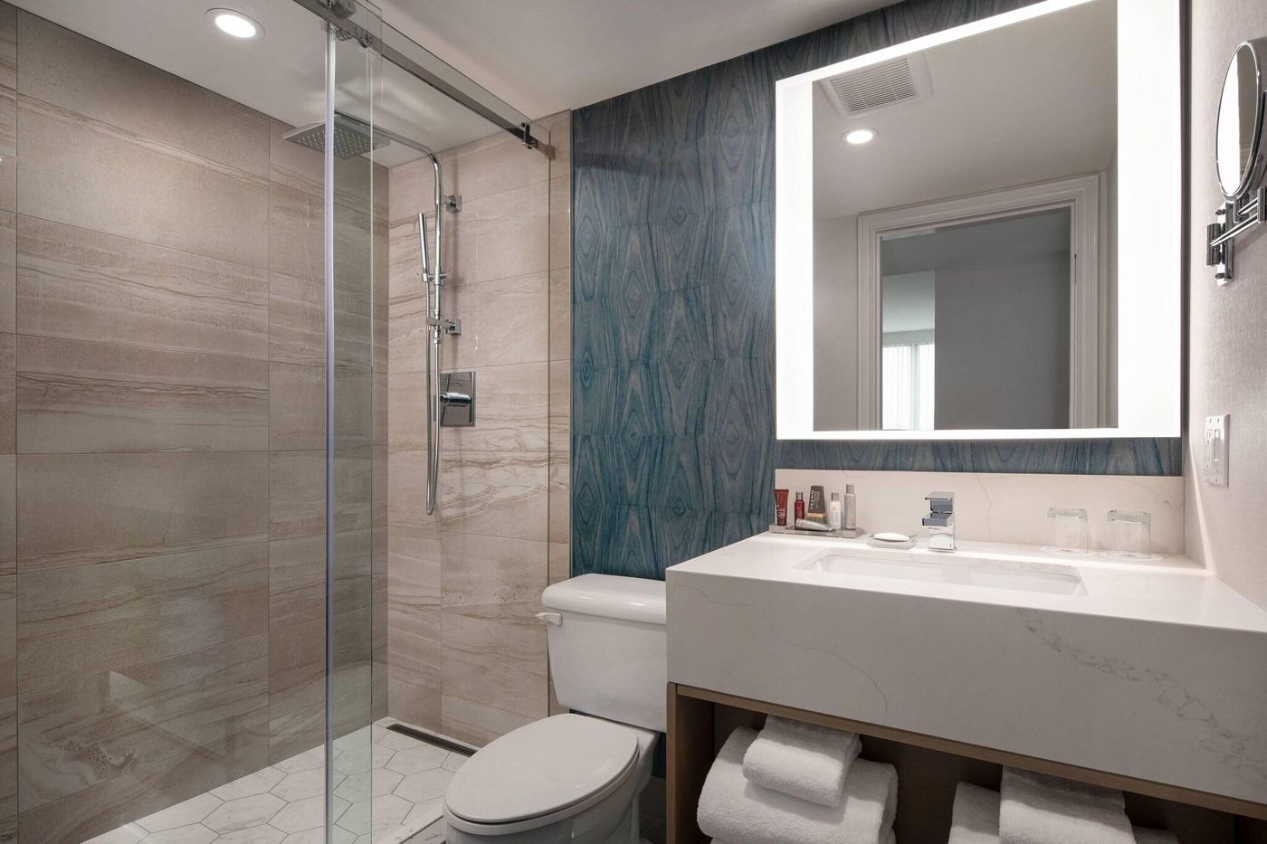 Vancouver-Airport-Marriott-Hotel-Room-31