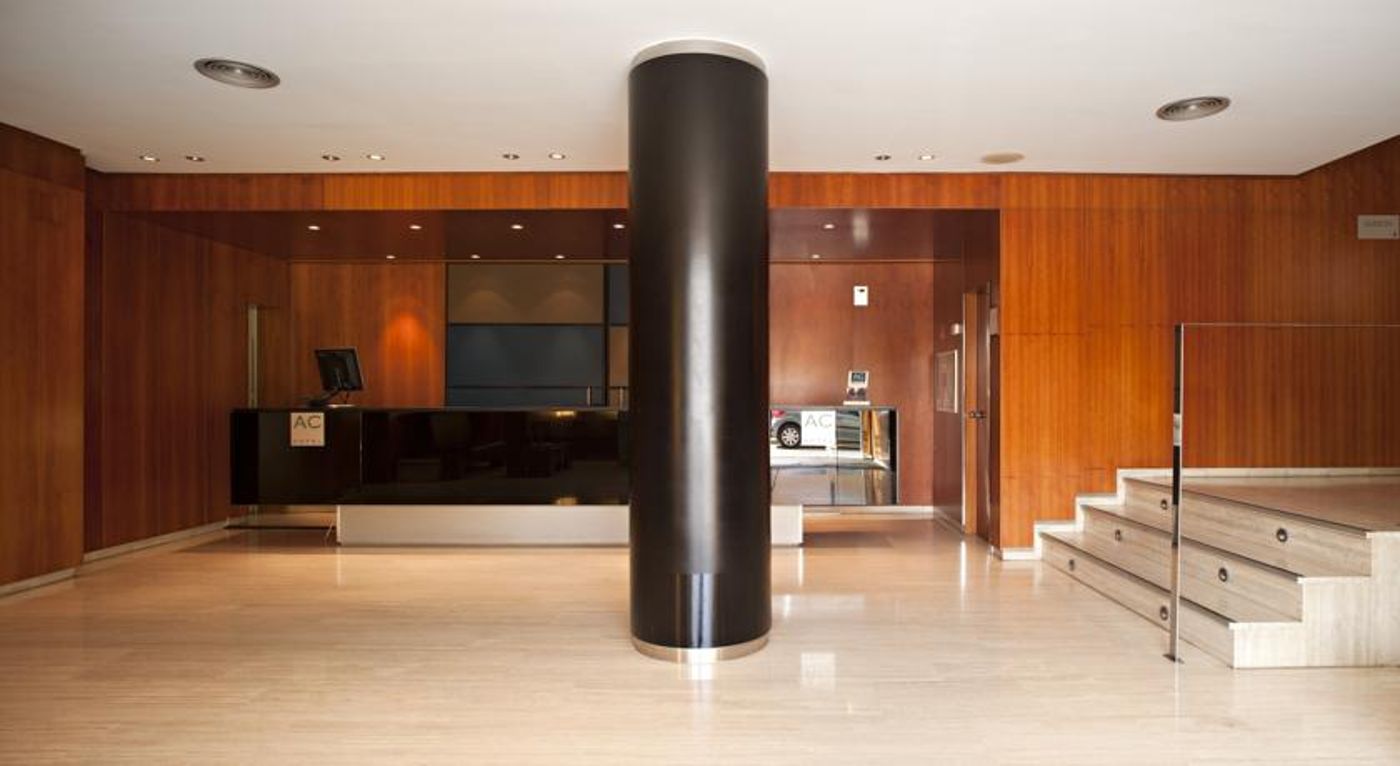 AC-La-Linea-Lobby-52