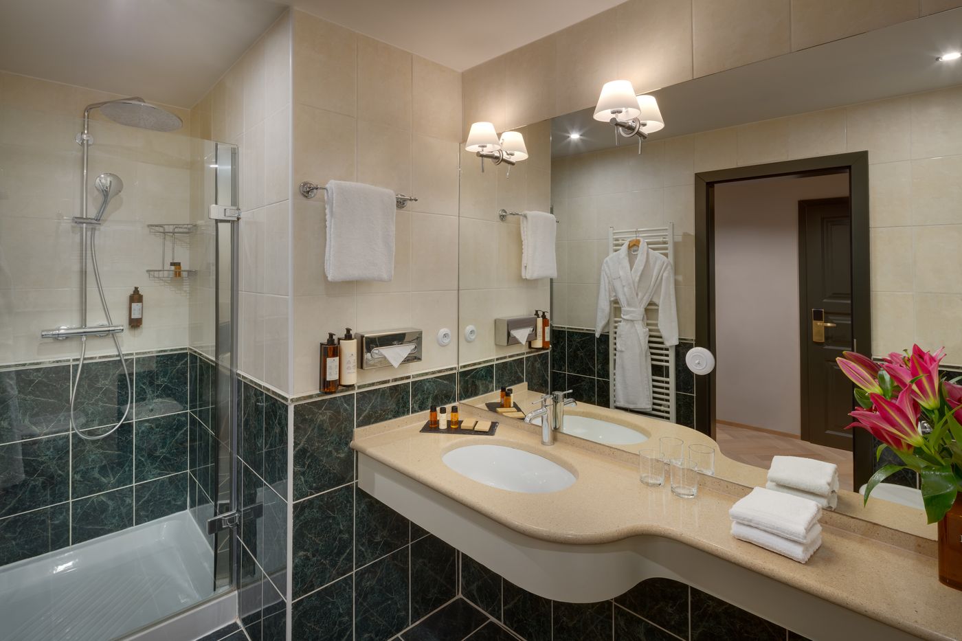 Hotel-BOOKQUET-Room-24