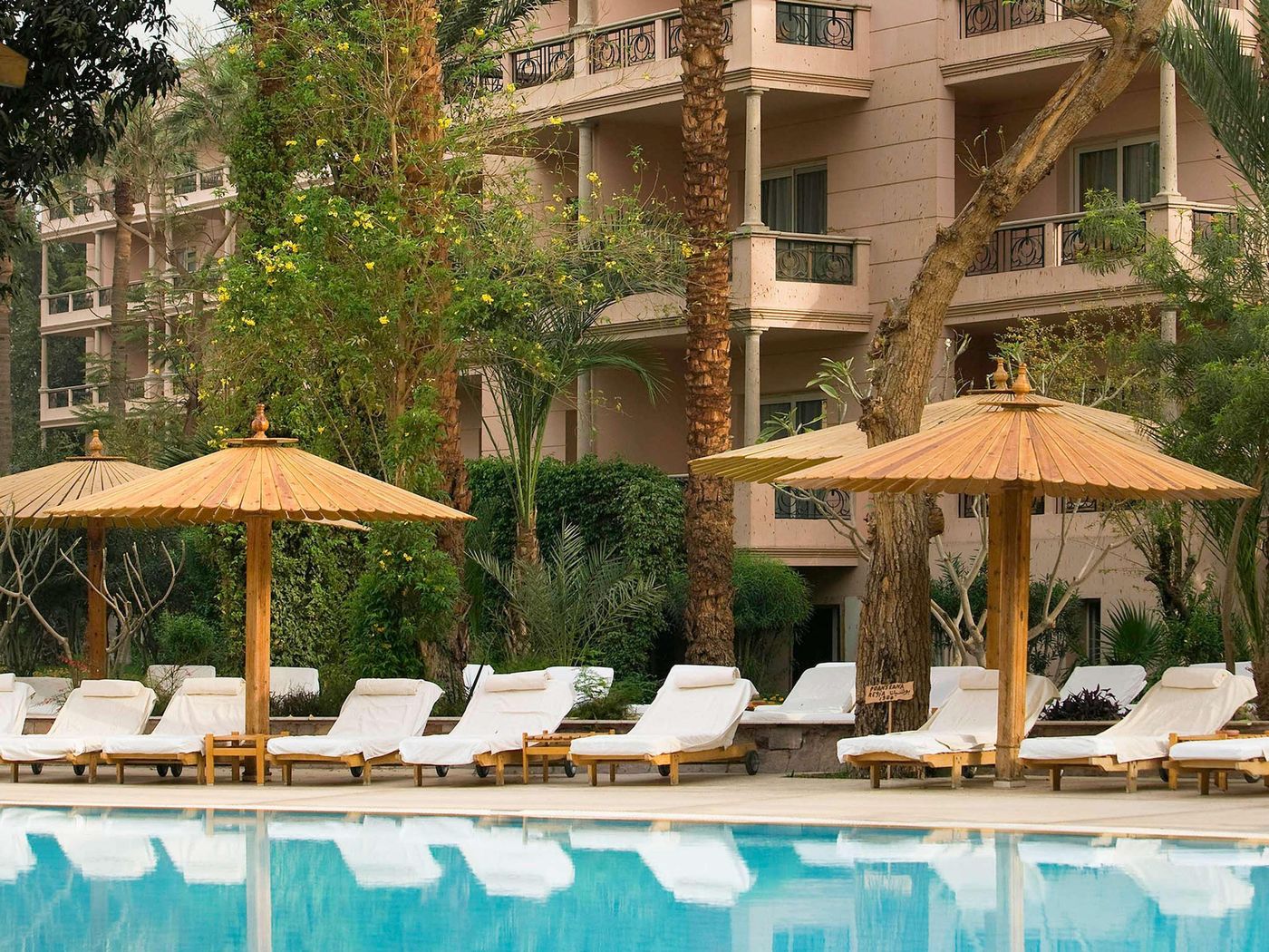 Pavillon-Winter-Luxor-Pool-4