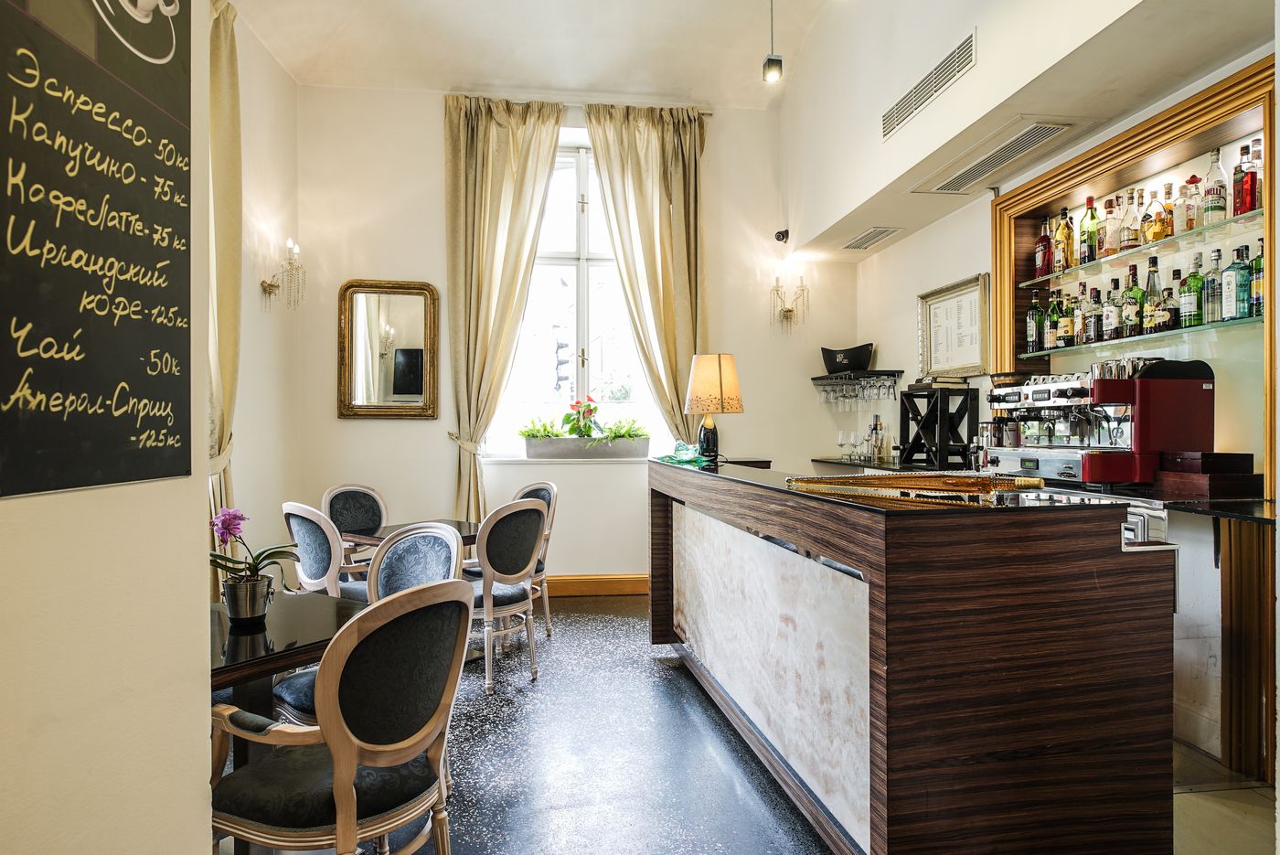 Assenzio-Prague-Bar-6